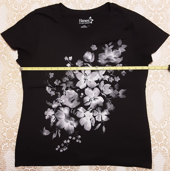 NWOT Black Hanes Floral Pattern T-Shirt Size L - Picture 3 of 7